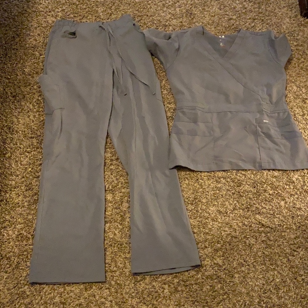 Gray Dagacci scrubs